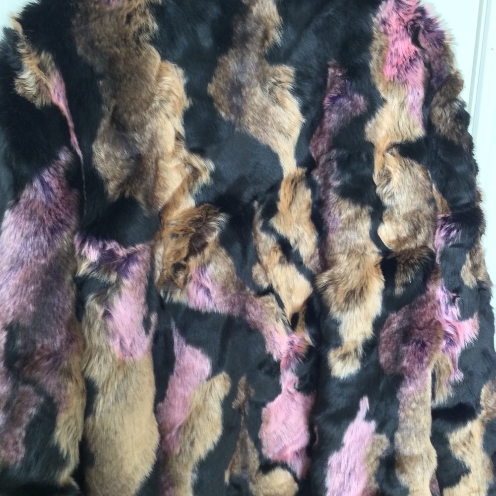 💜NWOT BAR III FAUX FUR COAT💜 - Picture 5 of 7